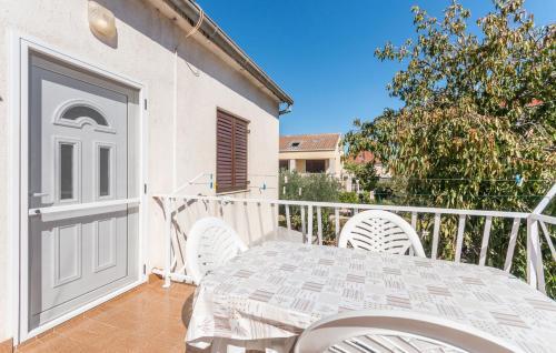 Apartments Mactra