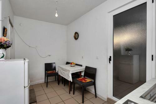 Apartments Milivoj