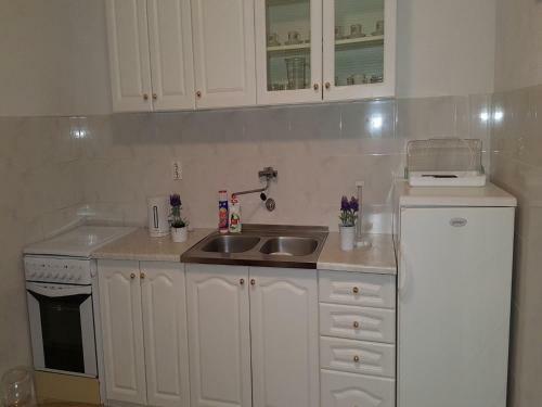 Apartments Dena - 60 M From Beach