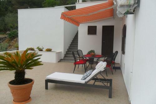 Apartments Dena - 60 M From Beach