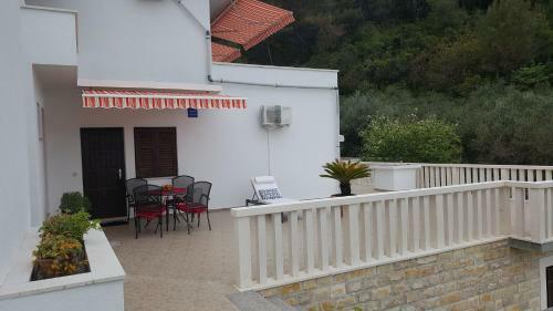 Apartments Dena - 60 M From Beach