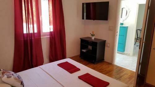Apartments Dena - 60 M From Beach
