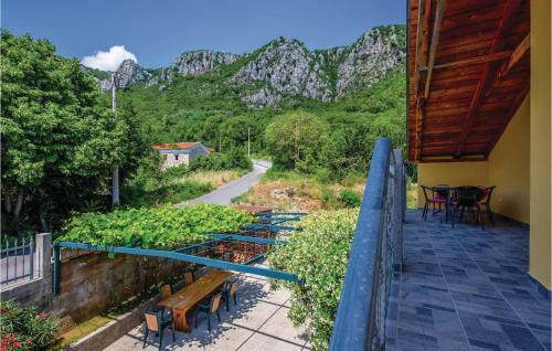 Three-bedroom Apartment In Bribir