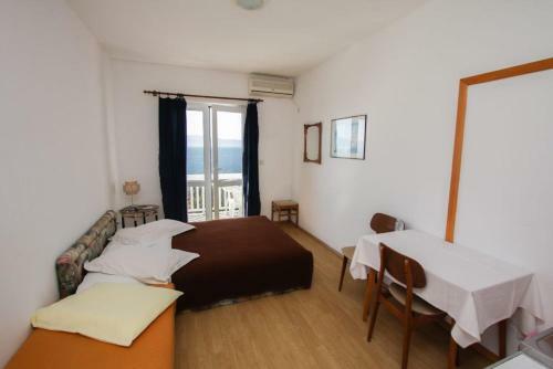 Hostal Apartments Elenora