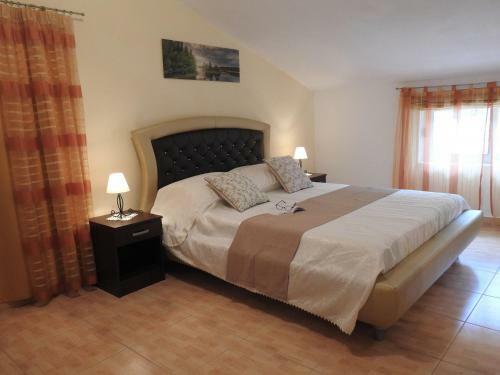 Apartments Mari - Next To The Sea