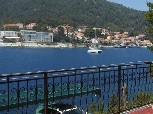 Apartments Mari - Next To The Sea