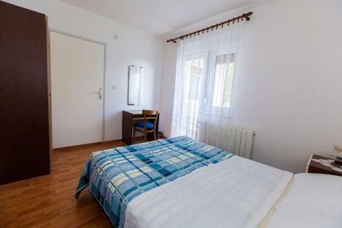 Apartamentos Eda Cor