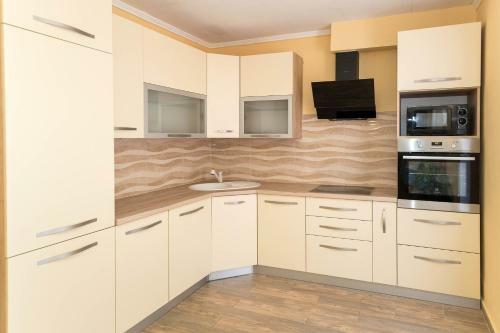 Apartments Lelu