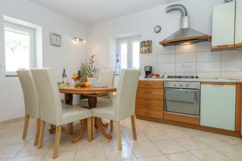 Beachfront Holiday House Zita