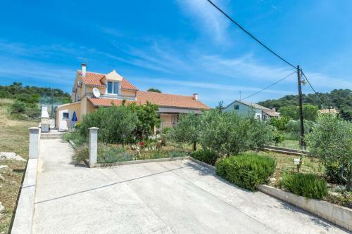 Beachfront Holiday House Zita