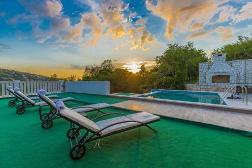 Villa Luxury Stone