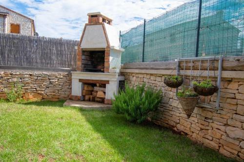 Rustic Villa Ena With Pool For Up To 10 Persons