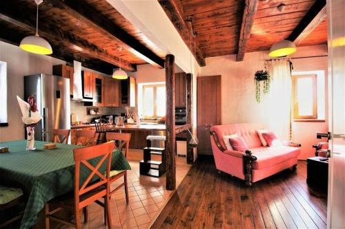 Rustic Villa Ena With Pool For Up To 10 Persons