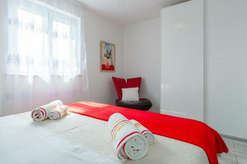 Villa Deni - Four Bedroom Villa With Pool