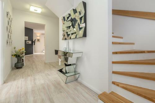 Villa Deni - Four Bedroom Villa With Pool
