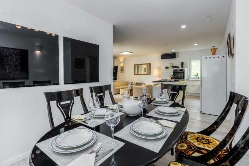 Villa Deni - Four Bedroom Villa With Pool