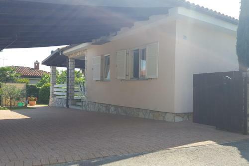 Apartamento Holiday Home Skale