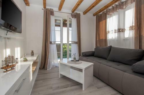 Hostal Lavanda House With Apartments