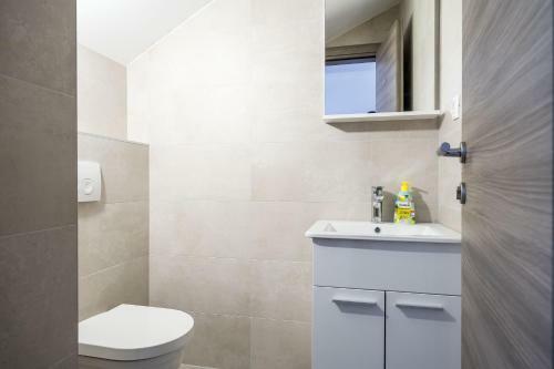 Hostal Residence & Pool Villa Schwarz Suites