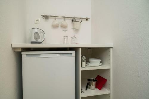 Hostal Residence & Pool Villa Schwarz Suites