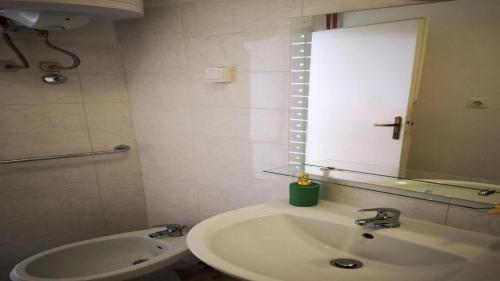 Hostal Private Rooms Near The Beach