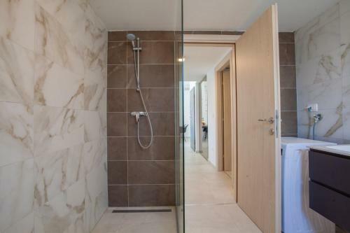 Hostal Deluxe Apartment Skalnica With Sea View