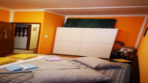 Hostal Apartment Mila In The City Center