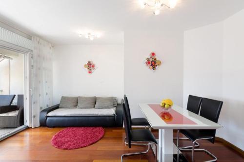 Apartamentos Villa Sara 2 I 3