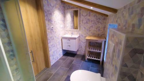 Hostal Luxury Apartment - Old Soul With A New Heart