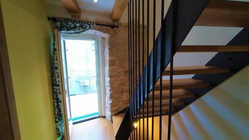 Hostal Luxury Apartment - Old Soul With A New Heart