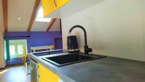 Hostal Luxury Apartment - Old Soul With A New Heart
