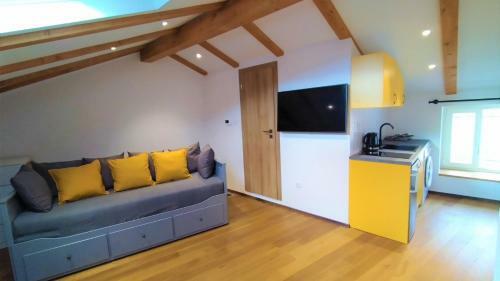Hostal Luxury Apartment - Old Soul With A New Heart