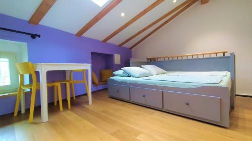 Hostal Luxury Apartment - Old Soul With A New Heart
