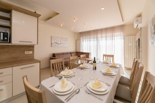 Abros Apartments
