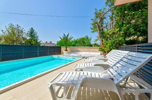 Abros Apartments