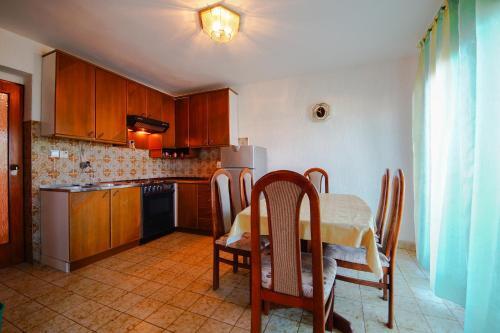 Holiday Home 193345 - Holiday Apartment 233465