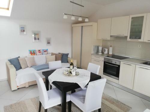 Apartment Sweet Home