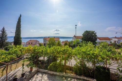 Apartment Anton 61 Pax