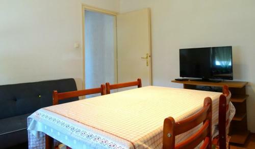 Apartments Ivo