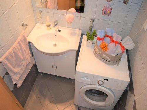 Apartment Iva Orange