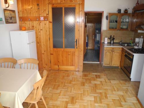 Apartment Biro 41 Pax