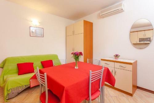 Hostal Apartments And Rooms Led-near Sea