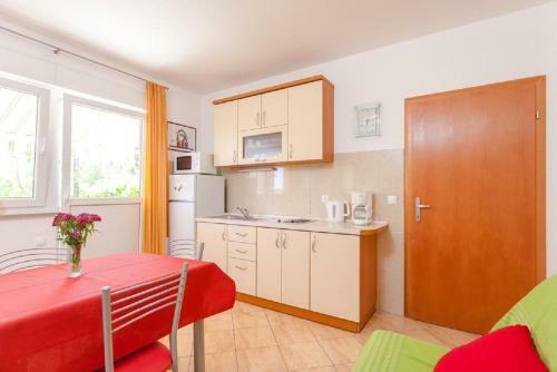 Hostal Apartments And Rooms Led-near Sea