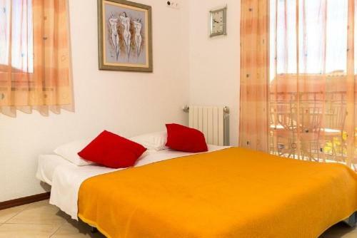 Hostal Apartments And Rooms Led-near Sea