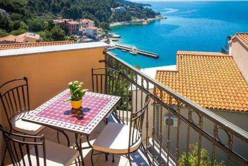Hostal Apartments And Rooms Led-near Sea