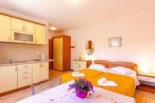 Hostal Apartments And Rooms Led-near Sea