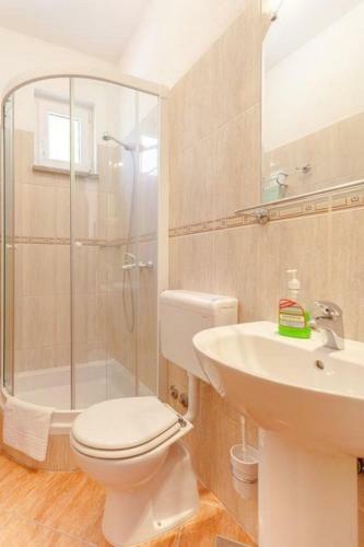 Hostal Apartments And Rooms Led-near Sea