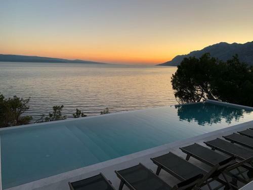 Villa Bacana A Luxury Villa In Brela, Seafront