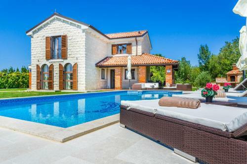House Kamenica