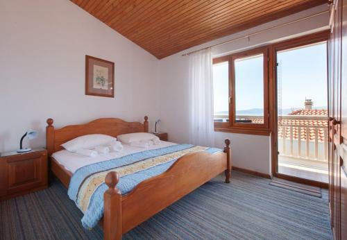Apartments Ante-100m From Beach